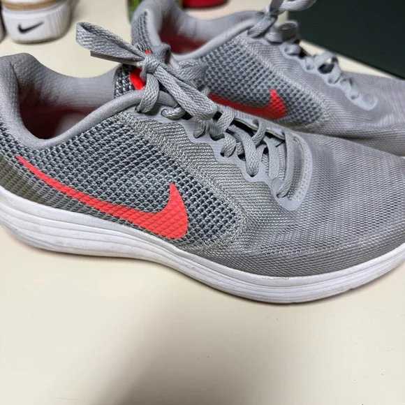 Nike Revolution Womens Running Shoes Orange Gray Size 8.5 - Picture 8 of 9